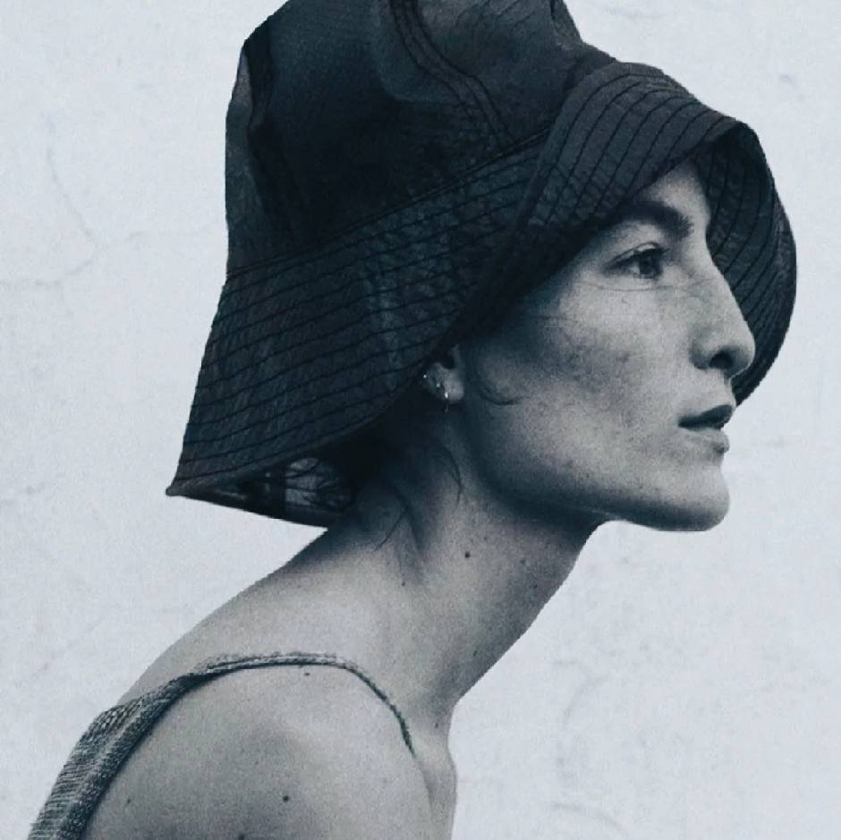 и30