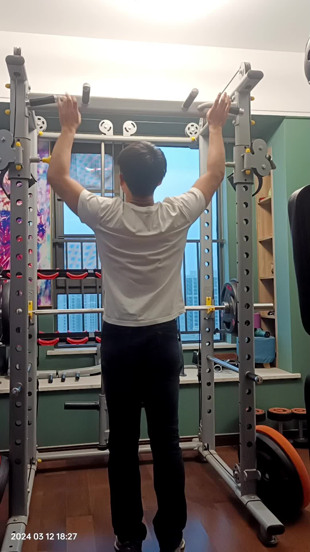 要是室友也喜欢健身，那该有多好啊～ 在