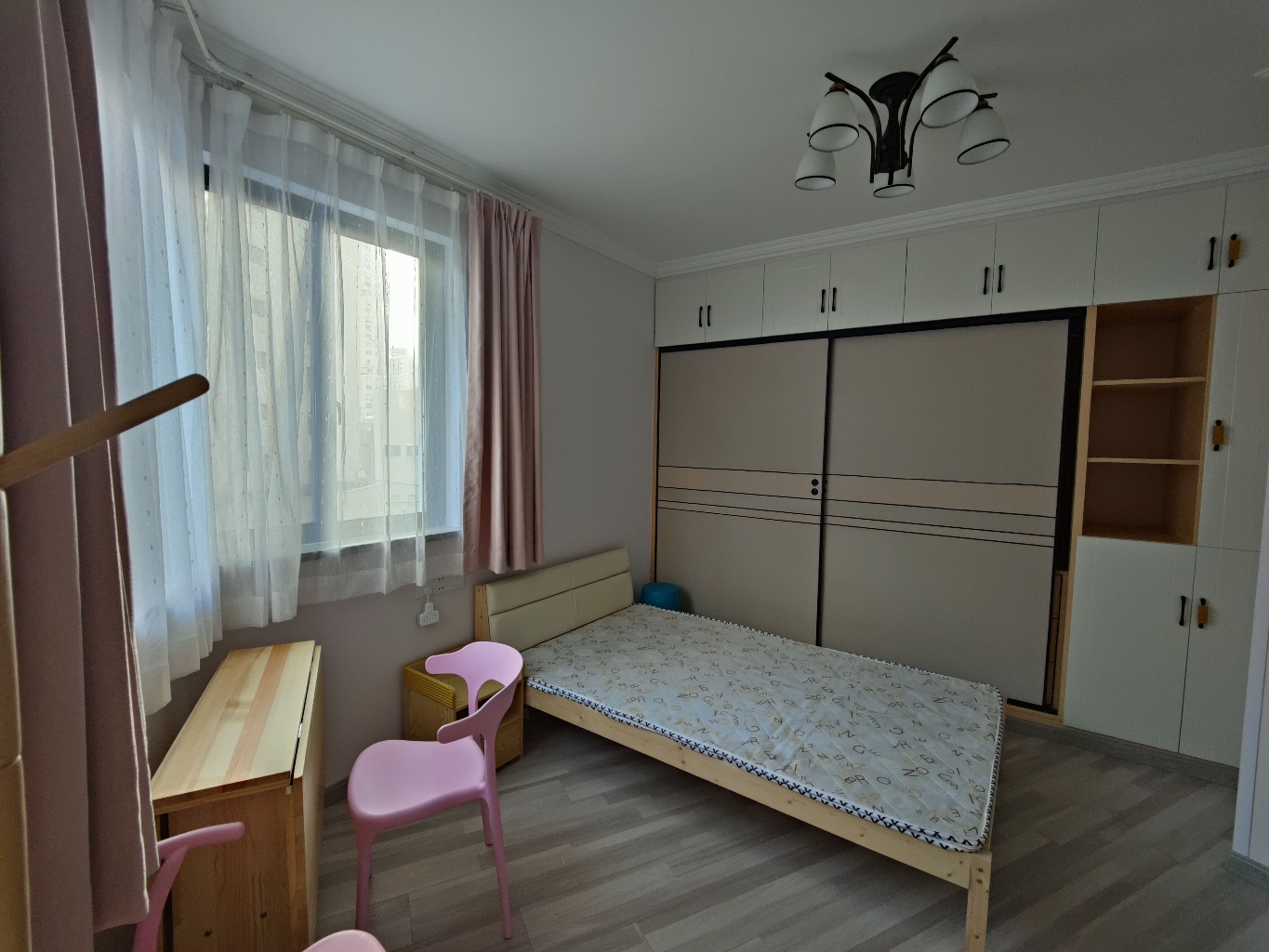 Shanghai-Huangpu-Cozy Home,No Gender Limit,Hustle & Bustle,“Friends”,Chilled,LGBTQ Friendly