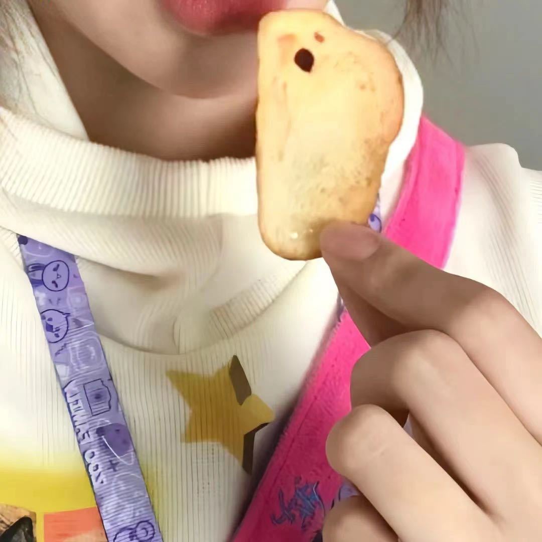 6498