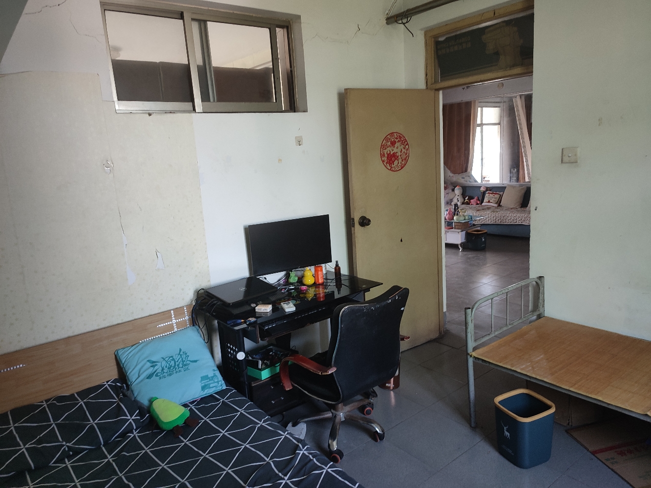 Erqi 兴华街航海路179号院