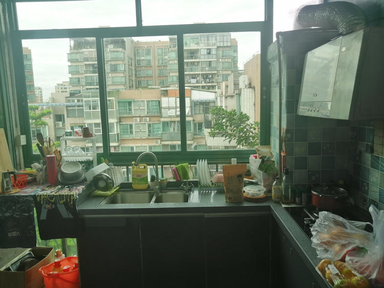 深圳-龙华-🏠,Big balcony ,Natural light ,Luminoso,Big apartment ,长&短租,转租,LGBTQ友好,宠物友好
