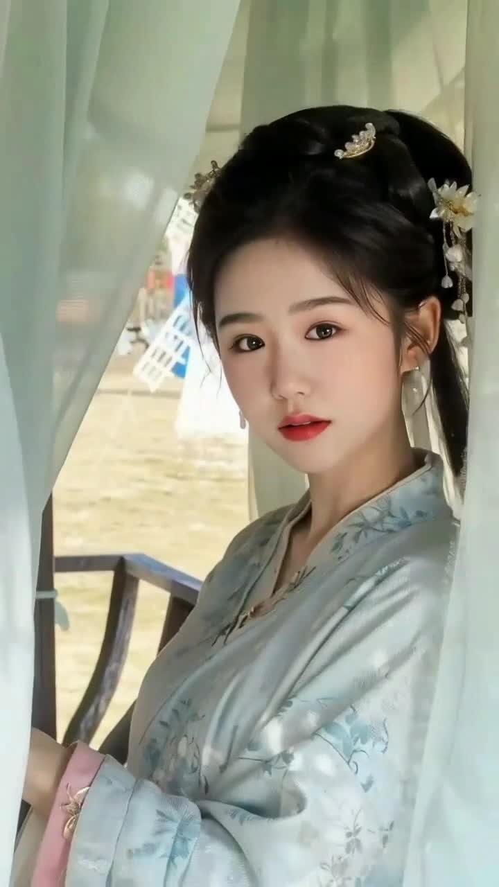 沉稳低调，是做人的智慧。不骄不躁，面对成