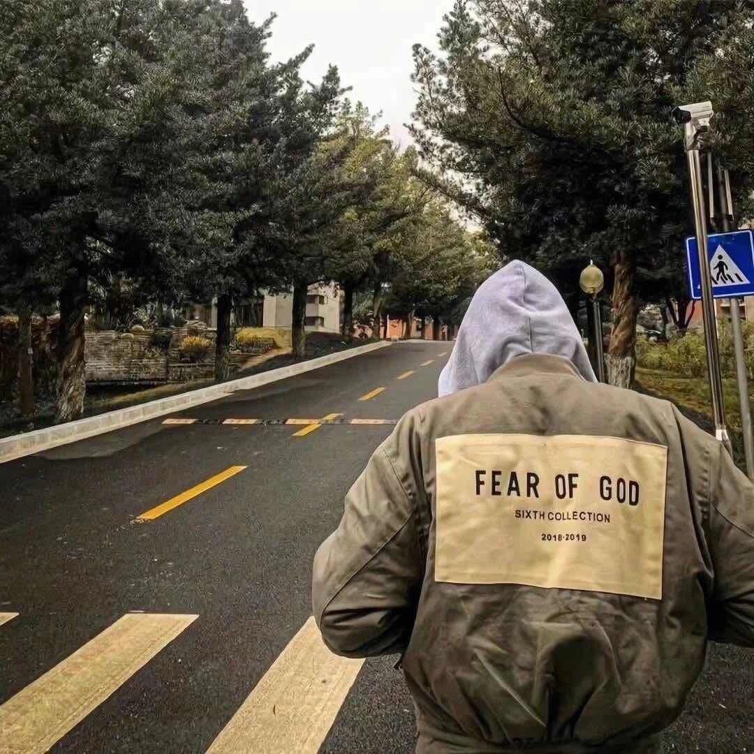 咫尺