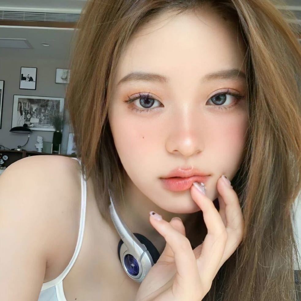 w