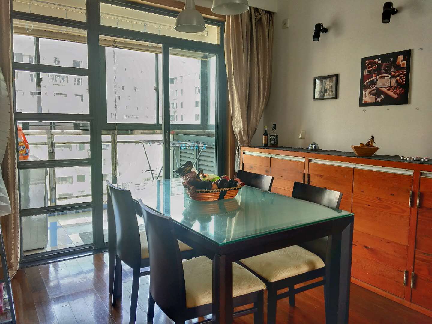 Shanghai-Xuhui-漕宝路,徐家汇,Pet Friendly,LGBTQ Friendly,Cozy Home,Clean&Comfy,No Gender Limit,Hustle & Bustle,“Friends”,Chilled