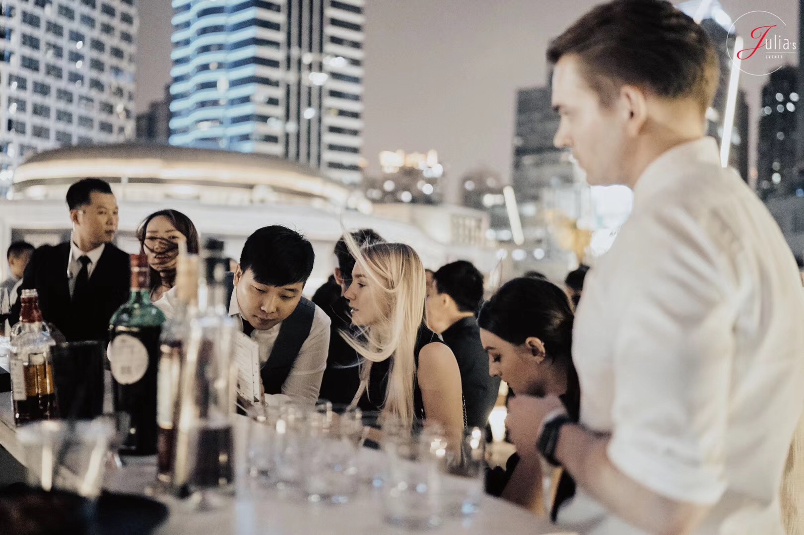 「Midnight in Shanghai」Bundside Rooftop Party｛午夜魔都｝外滩江畔绝美露台微醺派对