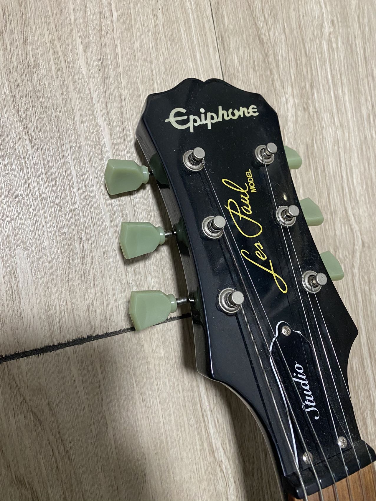 electric guitar almost mind condition _1