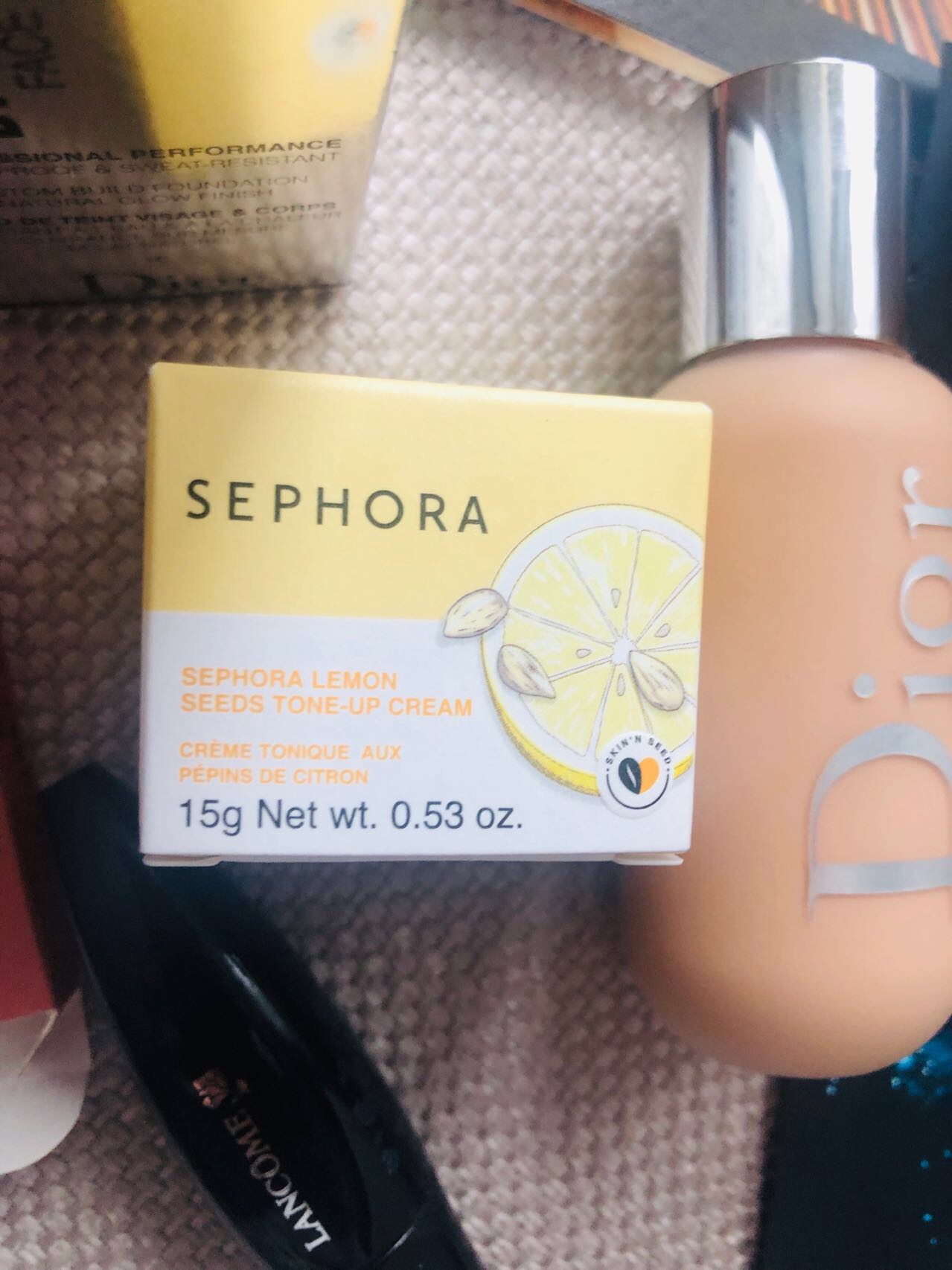 Dior face and body foundation . _3
