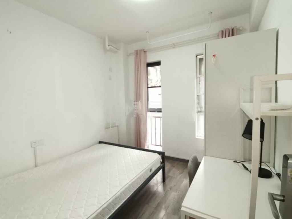 Seeking Flatmate-Sublet