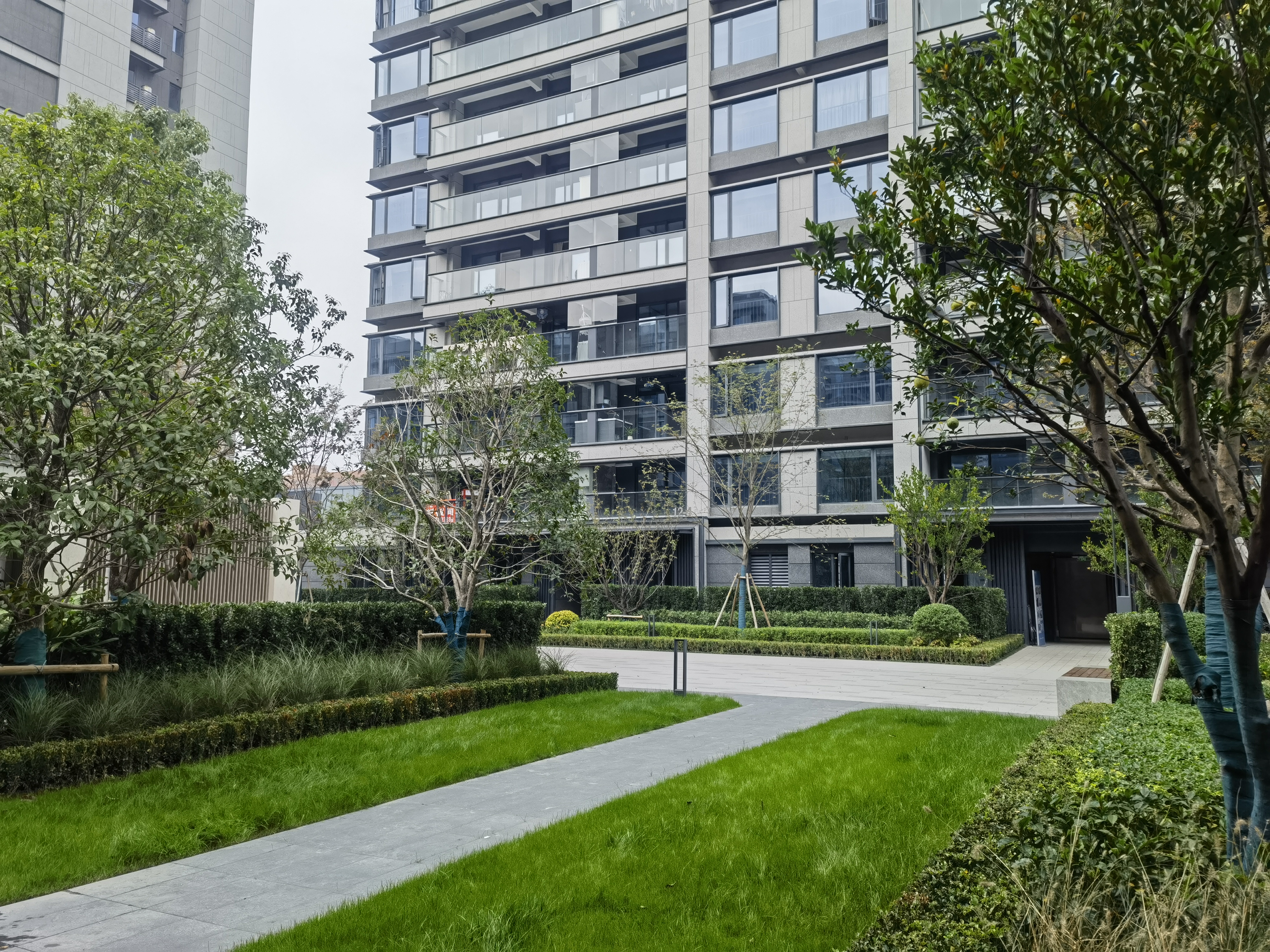 Long & Short Term-Seeking Flatmate-Shared Apartment