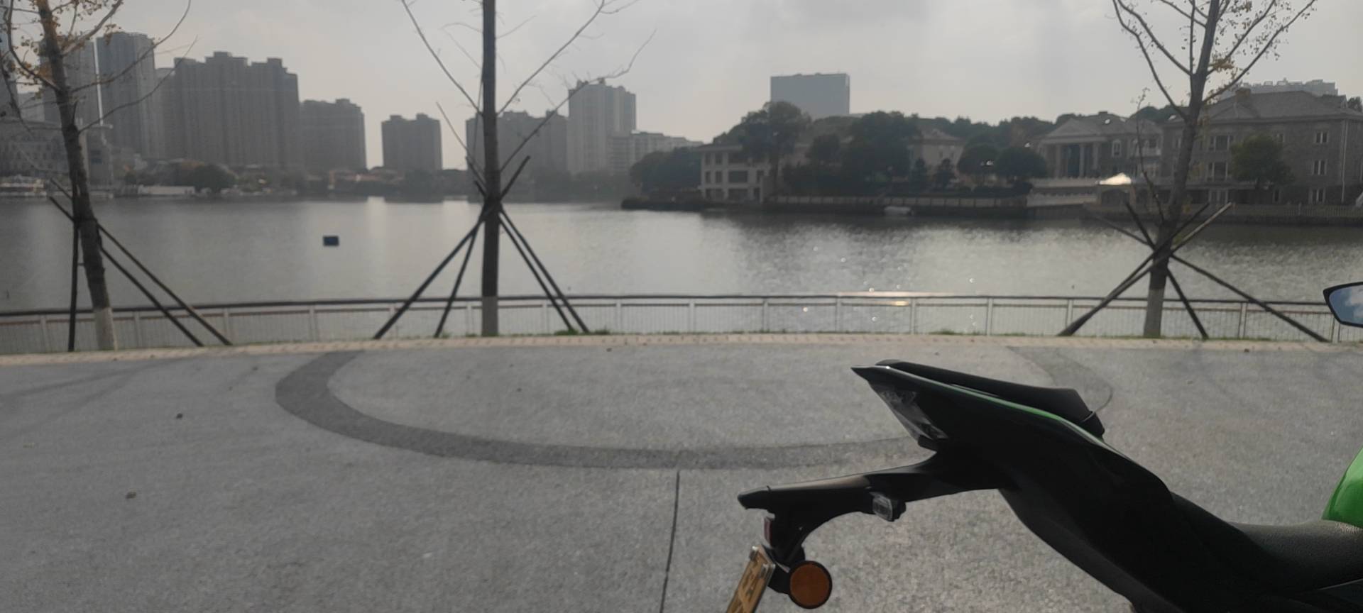 南京百家湖找合租
蹲个室友最好是摩友，我_1