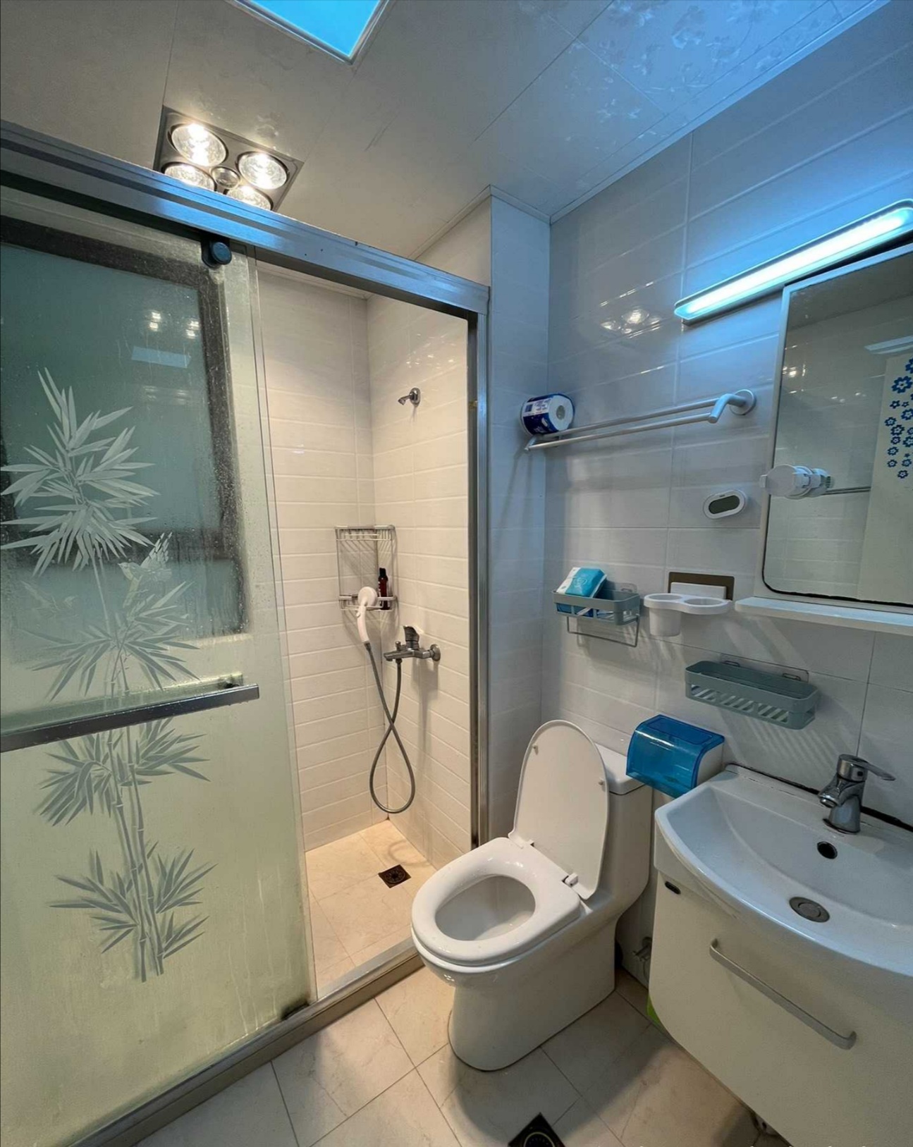 Shanghai-Pudong-Cozy Home,Clean&Comfy,No Gender Limit,Hustle & Bustle,“Friends”,Chilled,LGBTQ Friendly,Pet Friendly