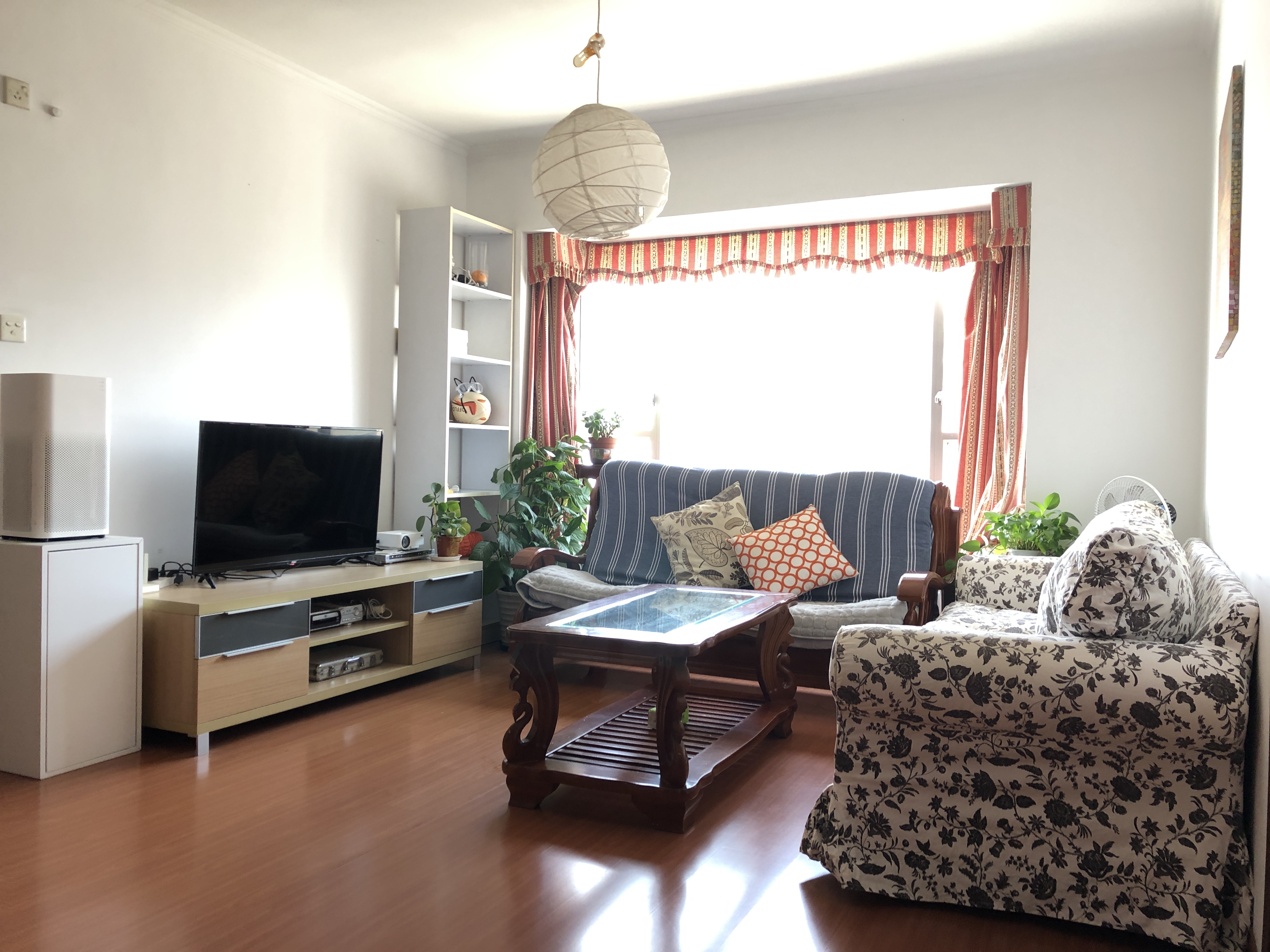 Shanghai-Hongkou-2 rooms,Pet Friendly,LGBTQ Friendly,Cozy Home,Clean&Comfy,No Gender Limit,Hustle & Bustle,“Friends”,Chilled