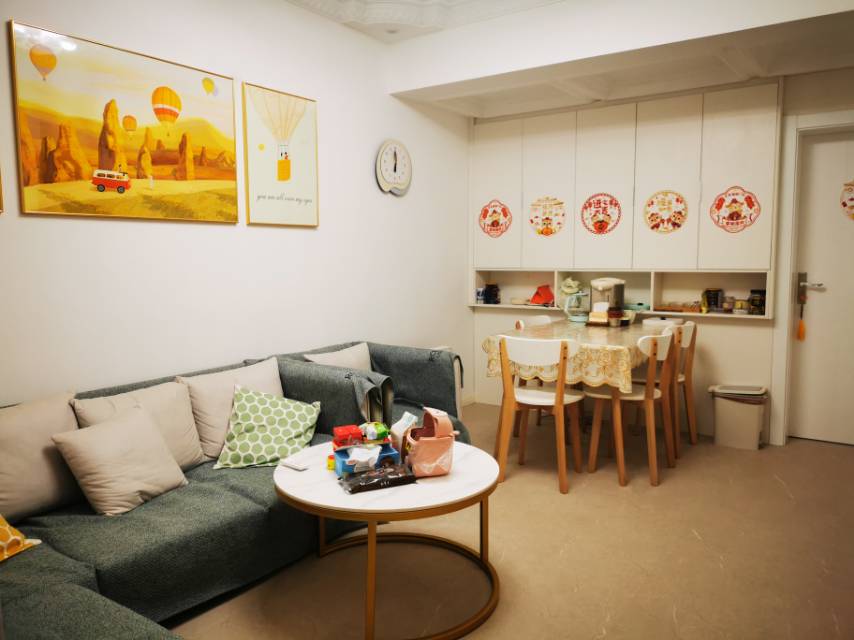 Shanghai-Jing‘An-办居住证🦀🦀,实体墙🚞🚃🚃?,民用水电🦚,网红社区🦁,Pet Friendly,LGBTQ Friendly,Cozy Home,Clean&Comfy,No Gender Limit,Hustle & Bustle,“Friends”,Chilled