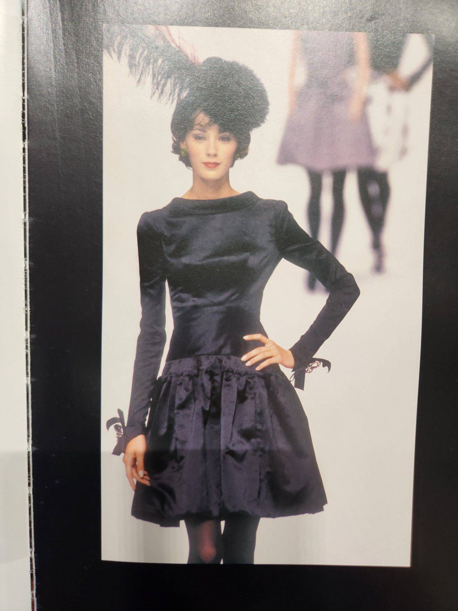 在上海-等室友-一起看Dior