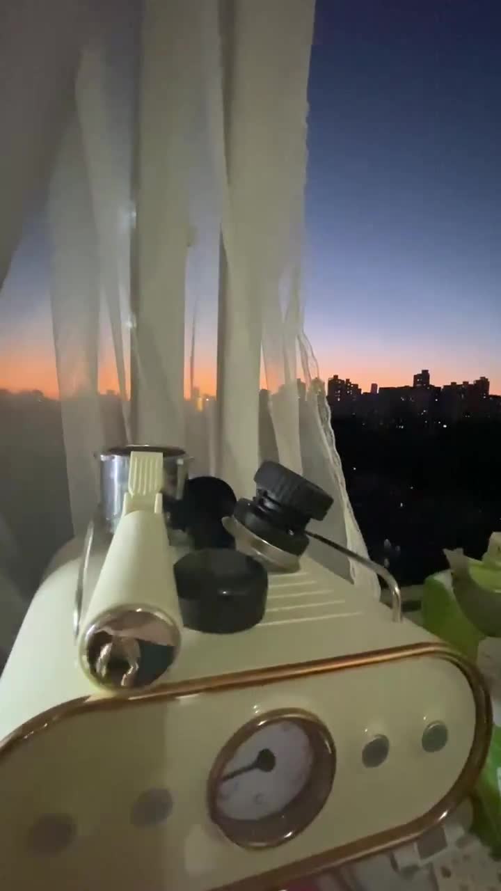 出租房夜晚的美❤️