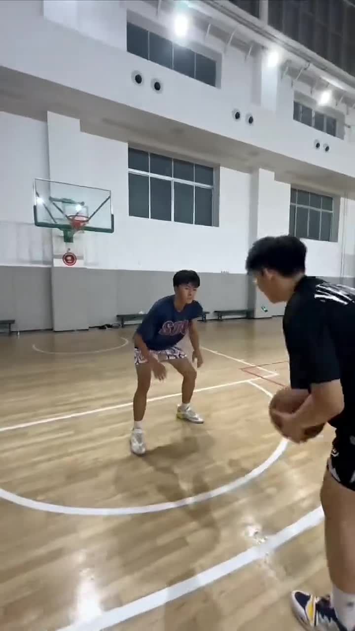  神仙房东看看我  儿子盖帽帅