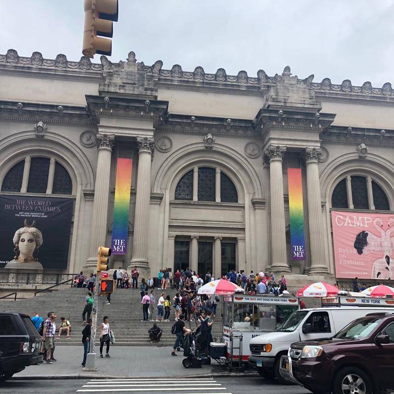 🌈The Met with rainbow for the pride June~